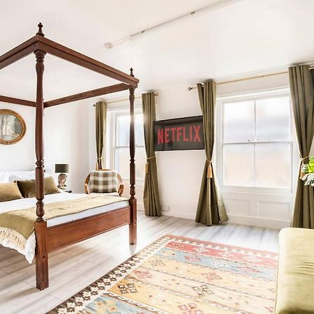 Victorian Style Apartment W/ Four-Poster Bed In Camden Town London Bagian luar foto